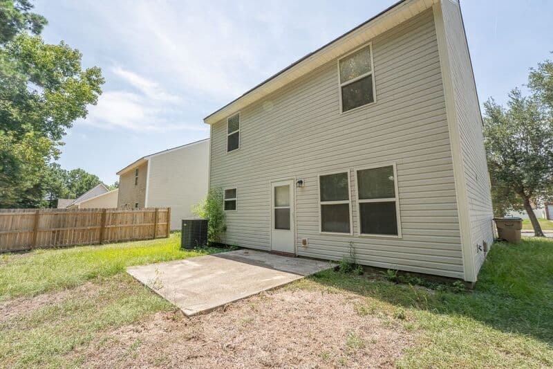 Port Wentworth House: 7 Gimbal Cir