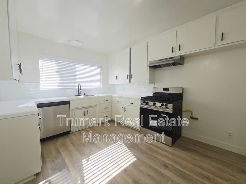 Pasadena Condo: 417 N Los Robles