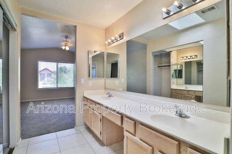 Glendale House: 3622 W. Wagoner Rd.
