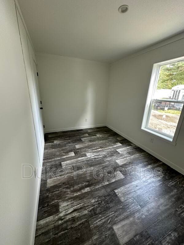 Utica House: 428 Donegal Drive