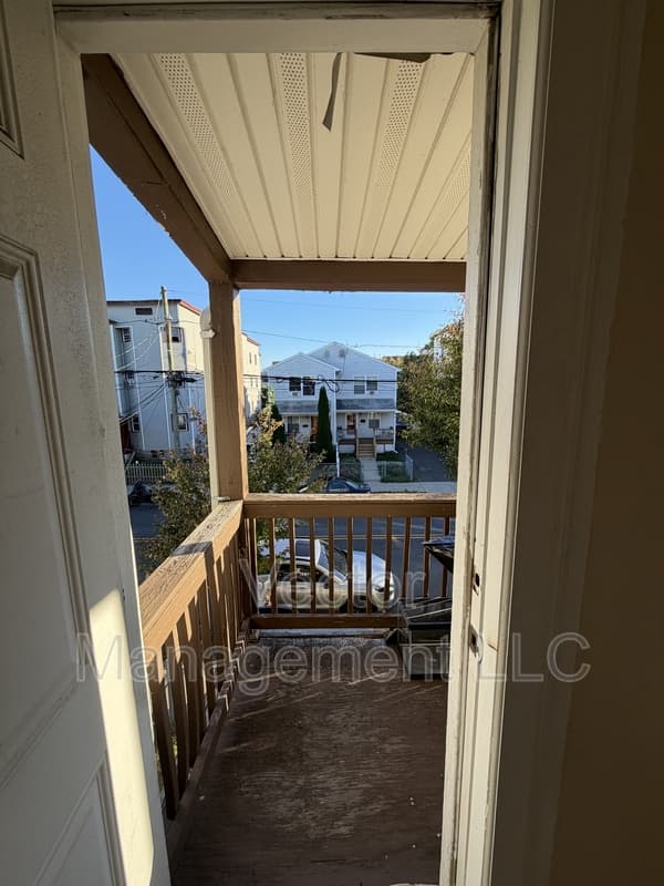 Bridgeport Condo: 543 Arctic Street - 2 right