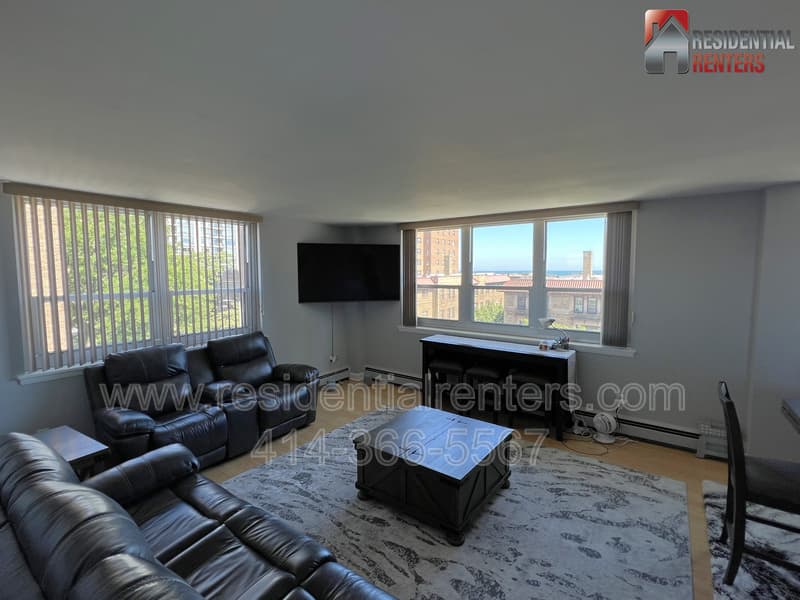 Milwaukee Condo: 1707 N Prospect Avenue