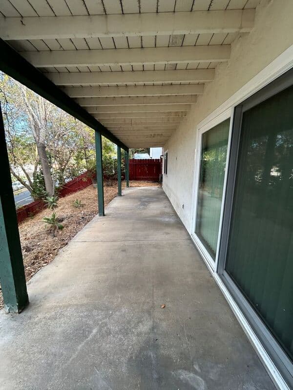 La Mesa House: 4040 Yale Ave