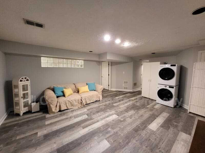 Dunwoody Condo: 1311 Mile Post Dr