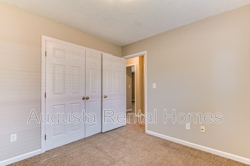 Grovetown House: 223 Taylor Circle