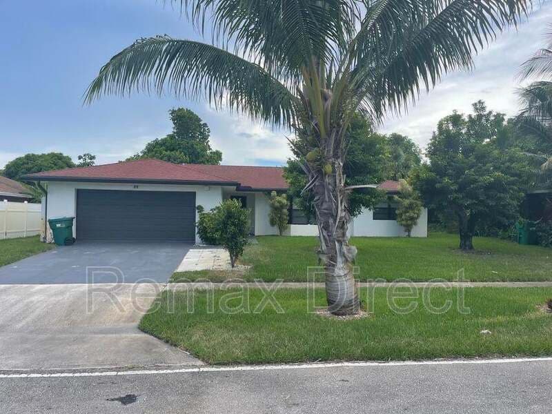 RIVIERA BEACH House: 111 Champions Run