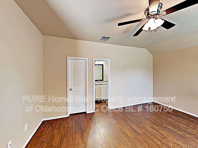 Yukon Condo: 11200 Coachmans Rd