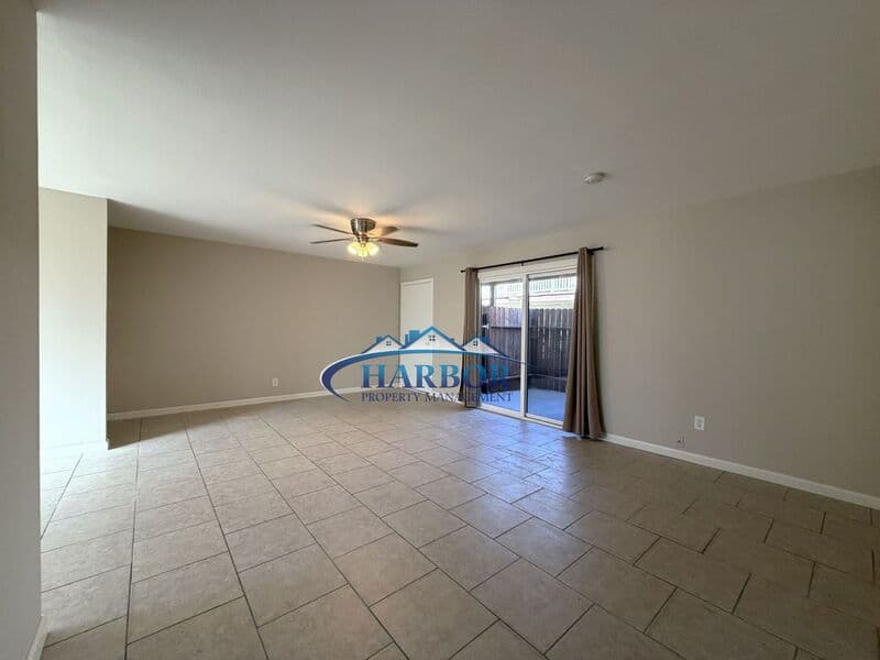 Redondo Beach Condo: 2300 Vanderbilt Lane