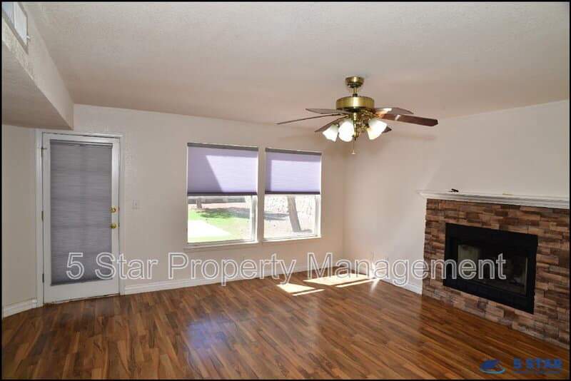El Paso House: 12062 Ben Proctor Dr