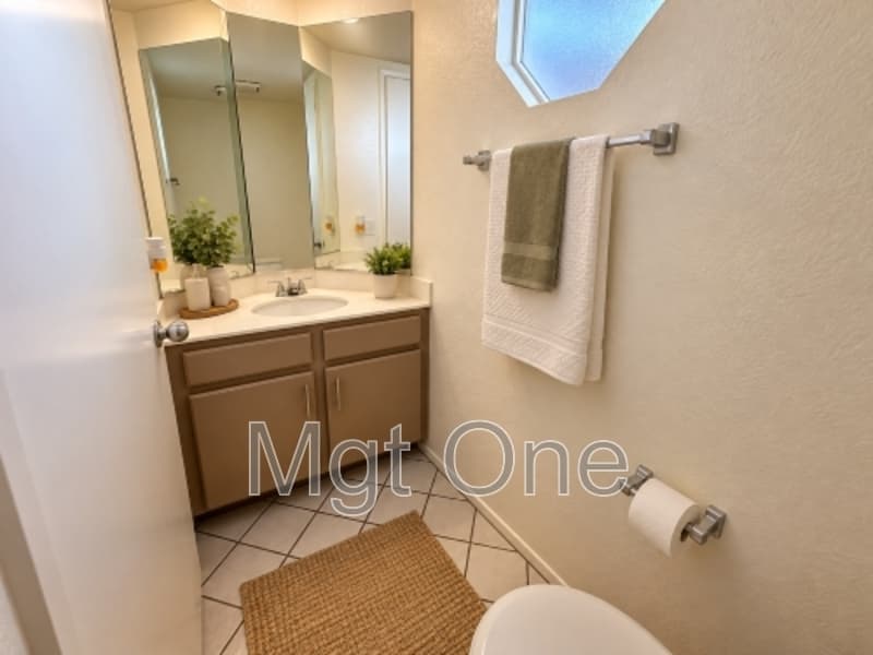Mission Viejo House: 27721 Berwick