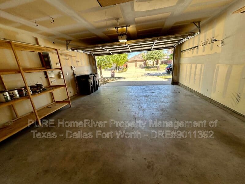 Fort Worth House: 321 Fossil Bridge Drive
