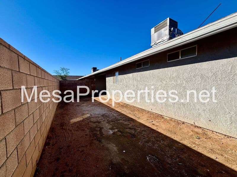 Apple Valley Condo: 21480 Laguna Rd.