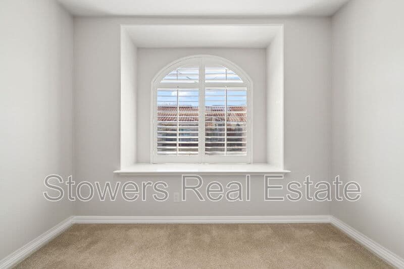 San Ramon Townhome: 613 S Blackbrush Ln