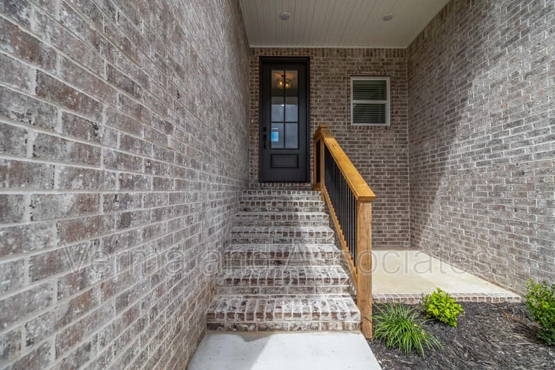 Centerton House: 1041 Whistler St