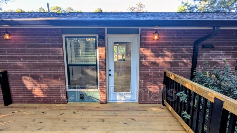 Smyrna House: 2042 Spring Rd SE