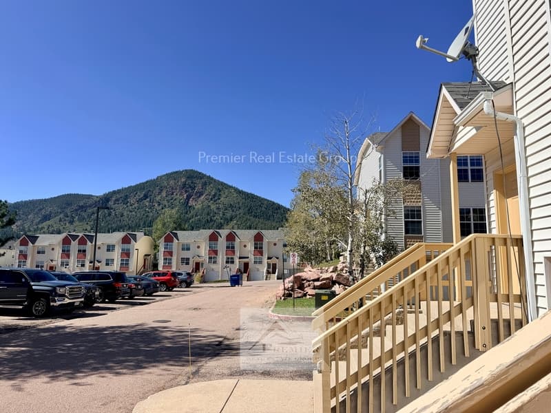 Palmer Lake Condo: 66 Vale Circle