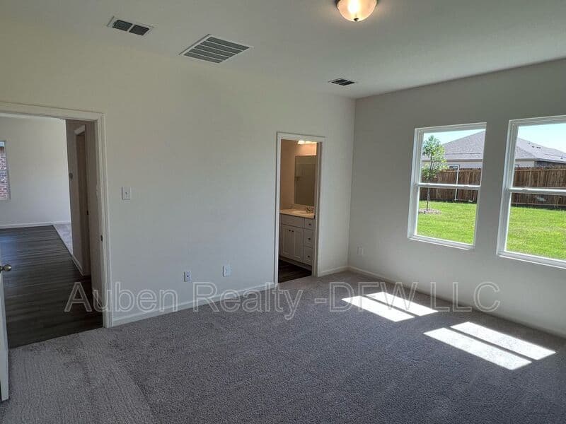 Lavon House: 752 Richmond Drive