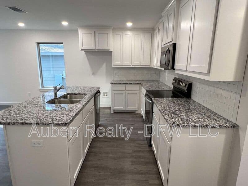 Denison House: 2524 South Fannin Avenue