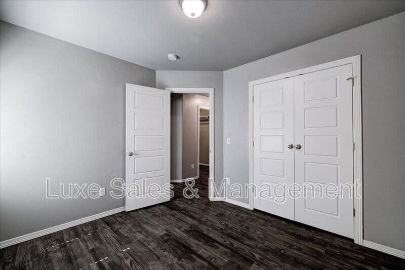 Yukon House: 7804 Meadow Lake Dr