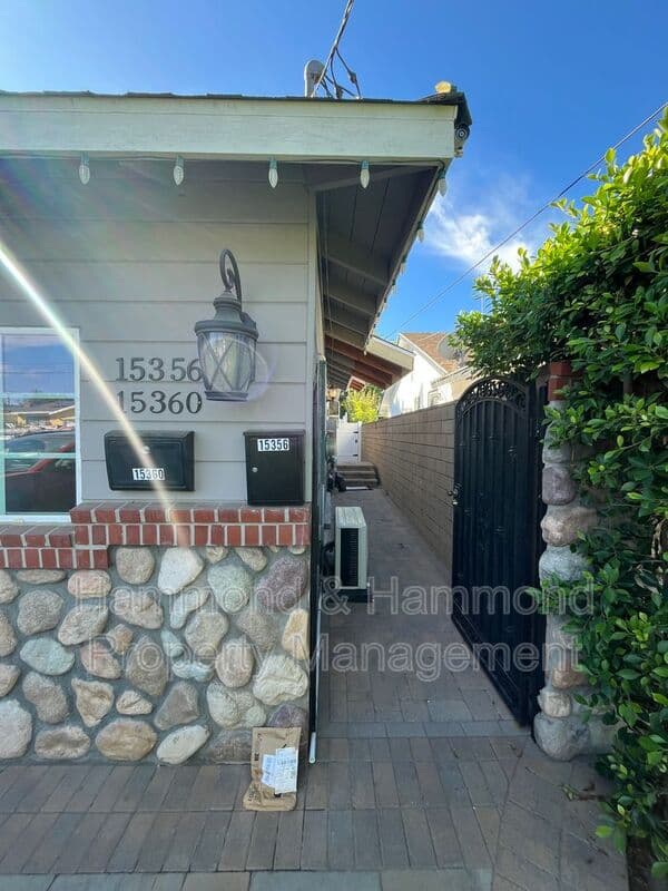 Van Nuys House: 15360 Leadwell St.