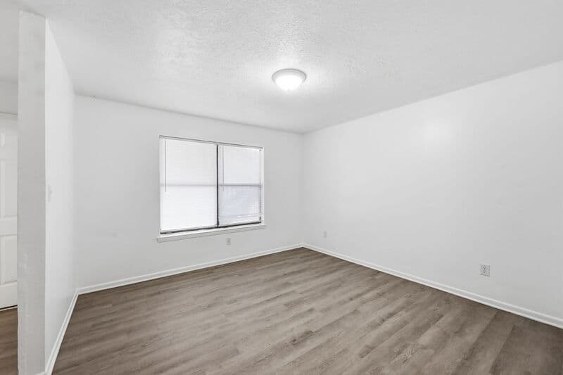 Kirbyville House: 1410 South Elizabeth Ave