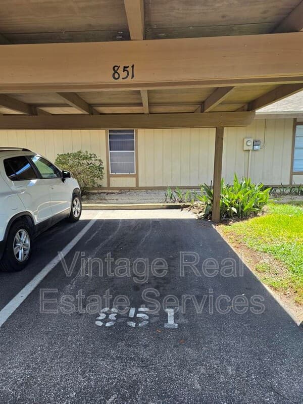 Brandon House: 851 Creekway Ct