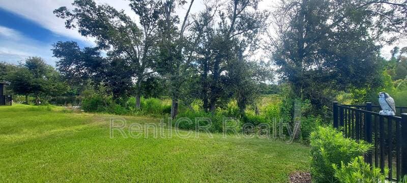 Lutz House: 353 Villa Corte Drive