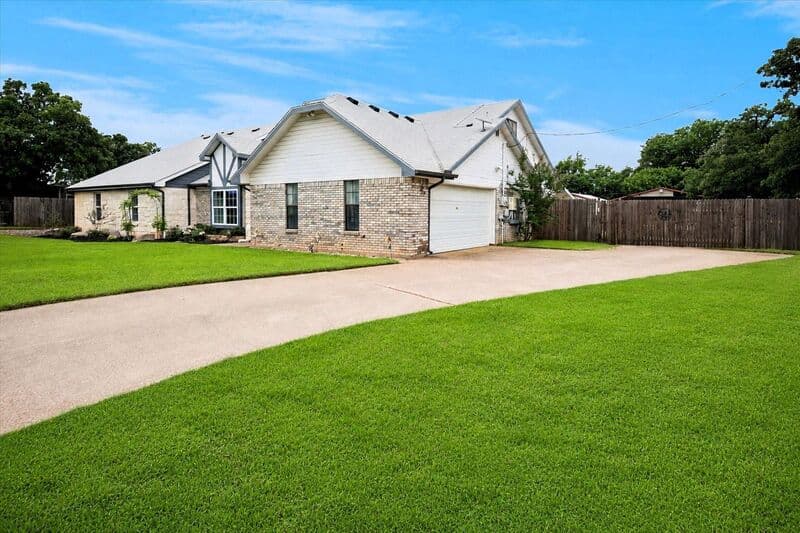 Fort Worth House: 9716 Windsor Cir