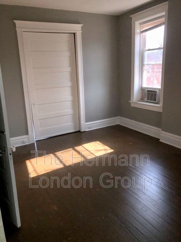 Saint Louis Condo: 512 Eiler