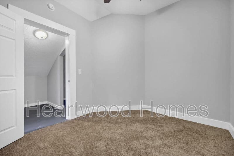 Columbia Condo: 117 Church Street