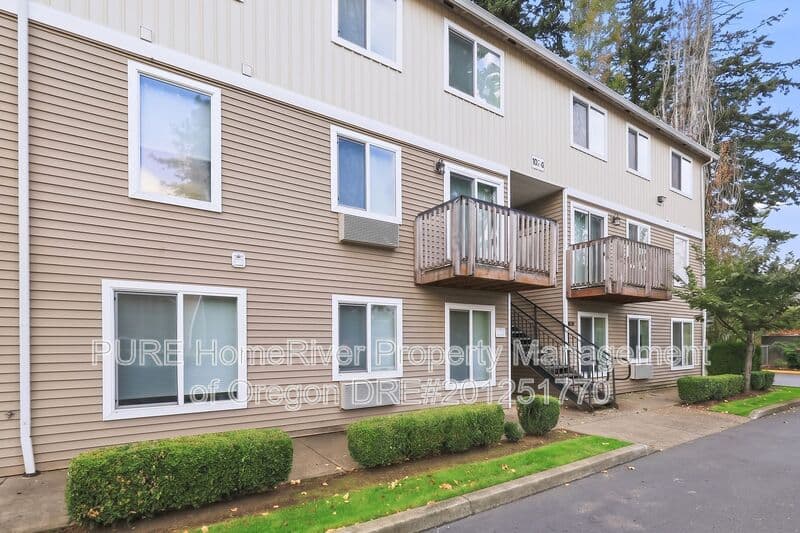 Portland House: 141 NE 147th Ave
