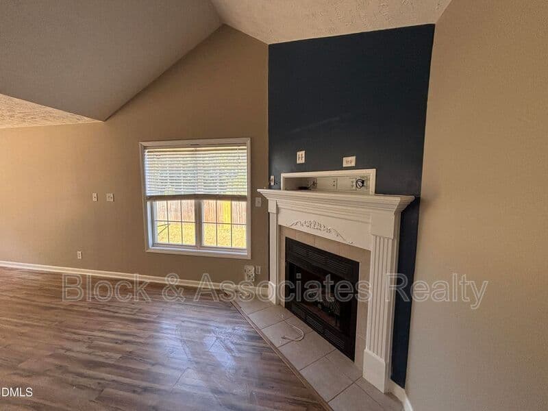 Raeford House: 337 Americana Dr