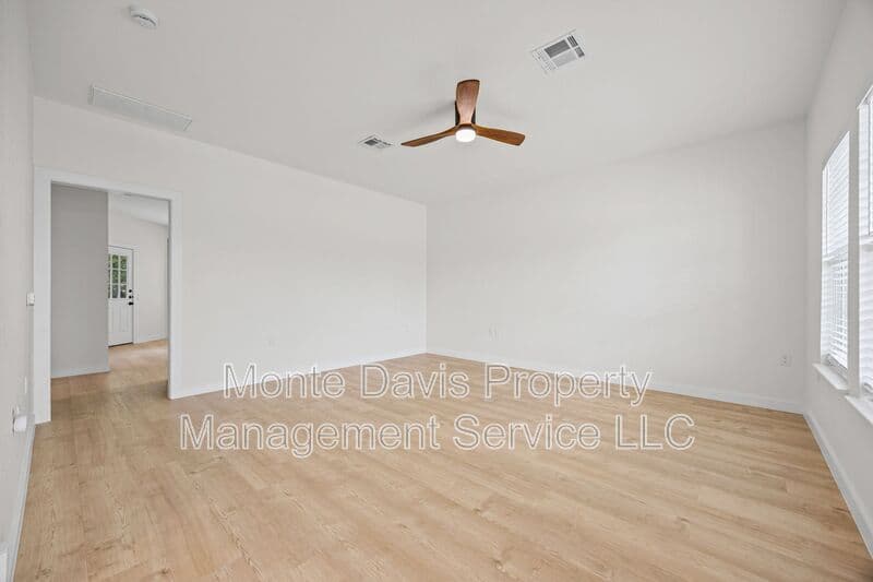 Austin Condo: 1802 Springdale Rd