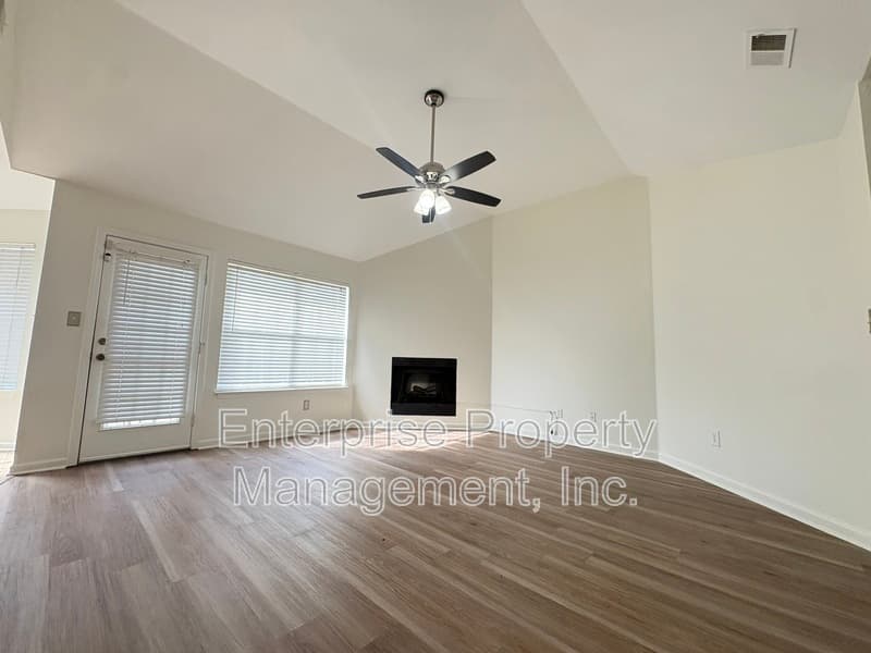 Cordova House: 7125 Showboat Ln