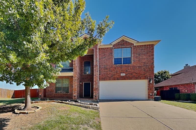 Arlington House: 7601 Yearling Way