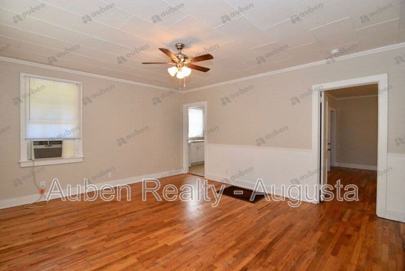 Augusta House: 512 Beaufort Drive