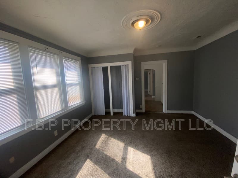 Detroit Apartment: 3831 Waverly