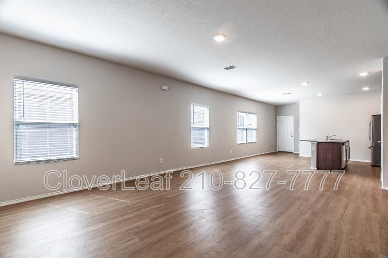 Elmendorf House: 14635 Hackamore Way
