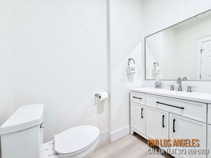 Los Angeles House: 1313 West 84th Place