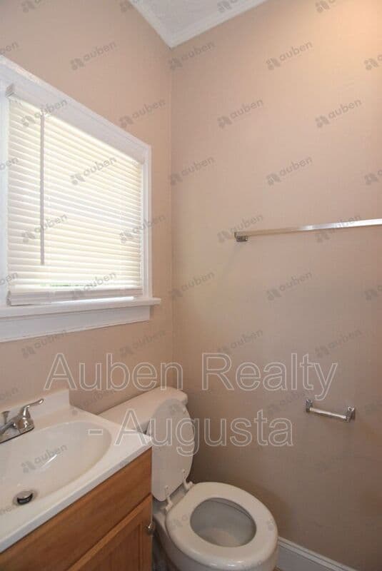 Augusta House: 1717 Starnes Street