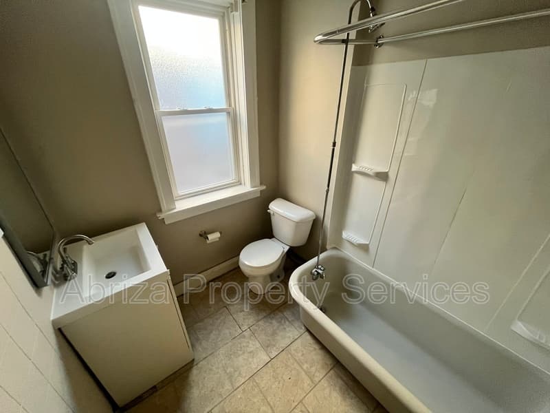 St Louis Condo: 4738 S Grand