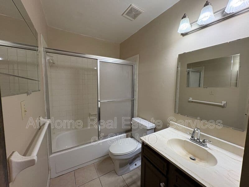 Nixa Townhome: 1830 Tower Circle