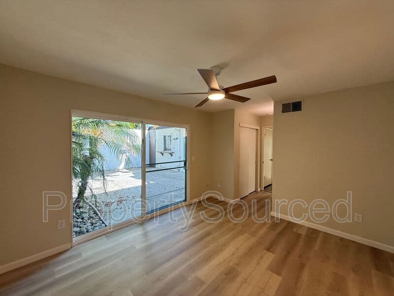 Modesto House: 317 De Vega Ct