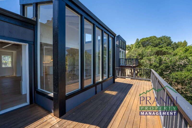 San Anselmo House: 645 Fawn Dr