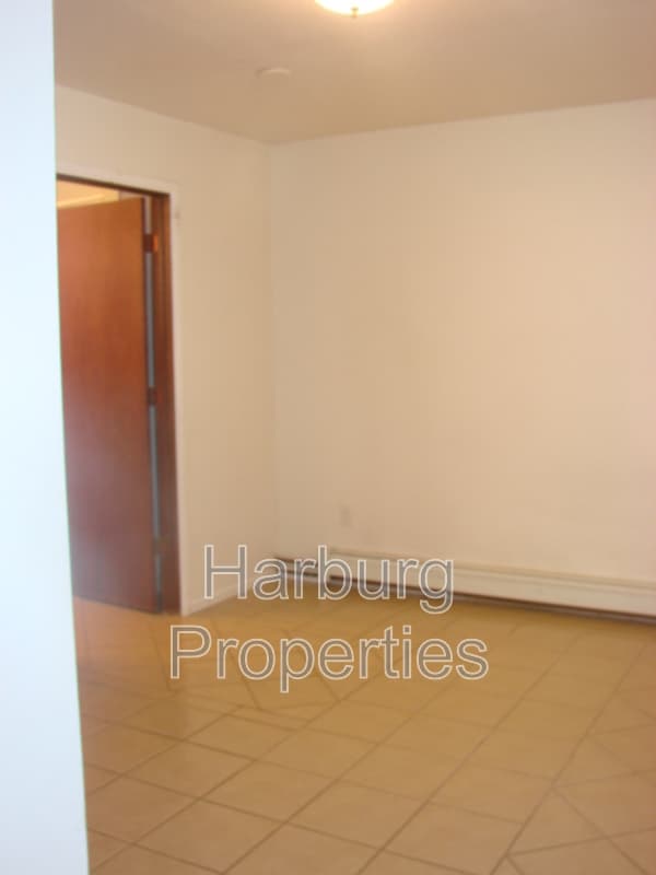 Boulder House: 1717 BASELINE ROOM #2