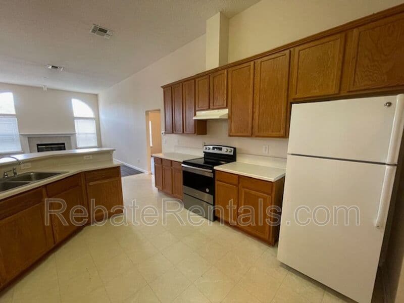 Jacksonville House: 5009 Grand Lakes Drive