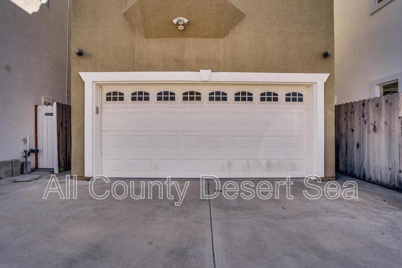 Huntington Beach House: 621 8th St