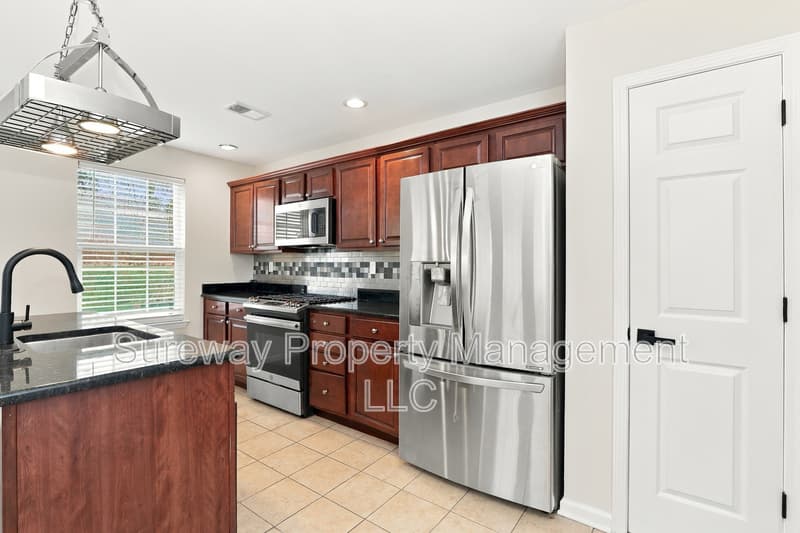 Hamilton Townhome: 1032 Lamberton St