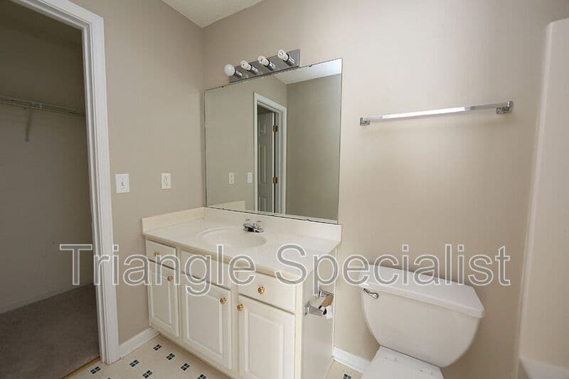 Raleigh House: 9128 Shallcross Way