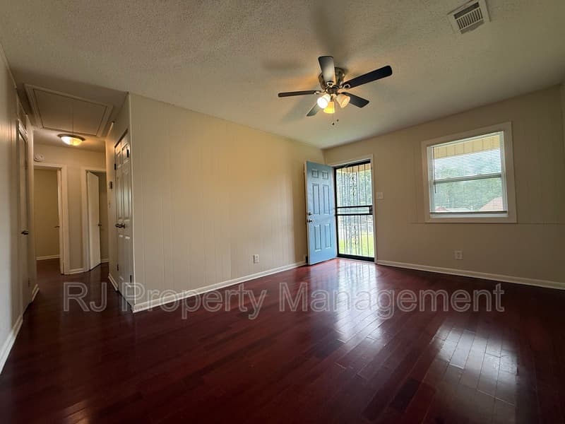 Memphis House: 4277 Falcon Cv